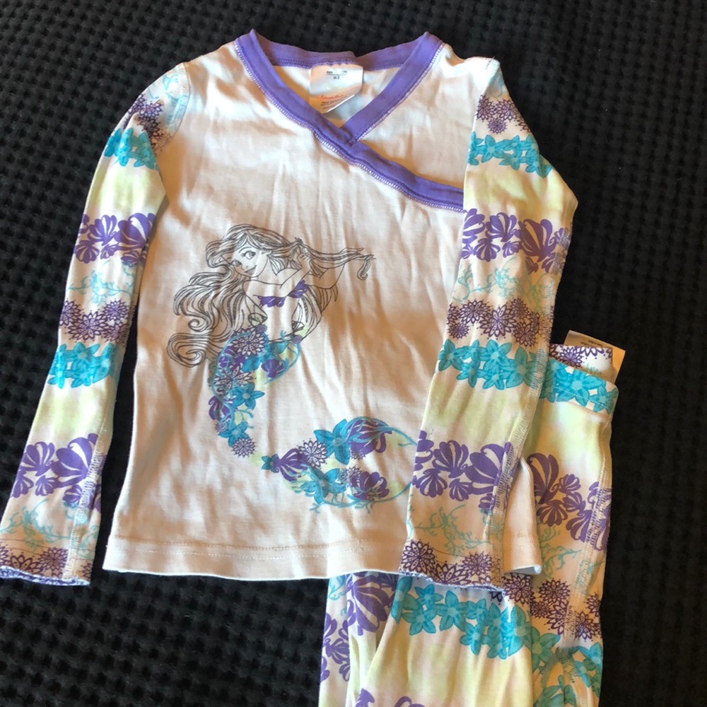 Hanna Andersson Ariel Pajamas size 5